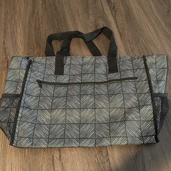 Thirty-One Chevron Square Zip Top Tote - Picture 8 of 14